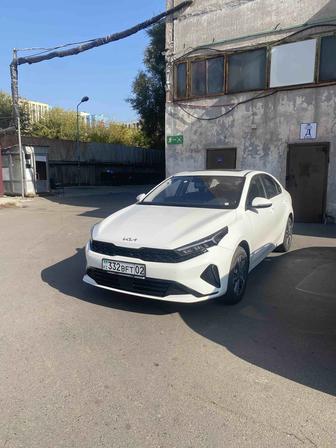 Авто в аренду под такси JAC J7, KIA K3