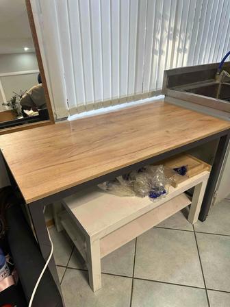 Продам столы и шкафы