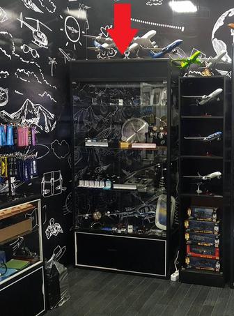 Витрина стеклянная