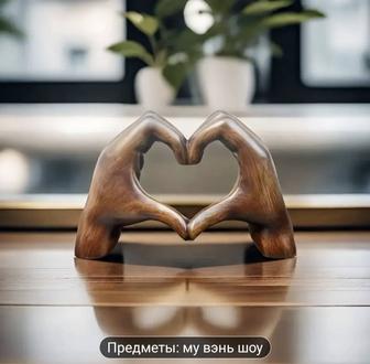 Романтическая скульптура сердце