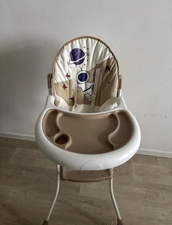Детский стульчик для кормления