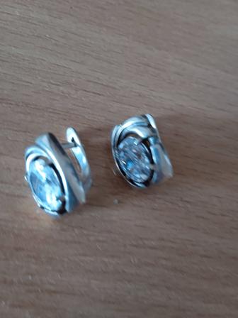 Продам сережки.