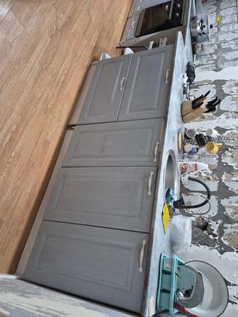 Продаётся б/у кухня . Верхней части нету только вниз.