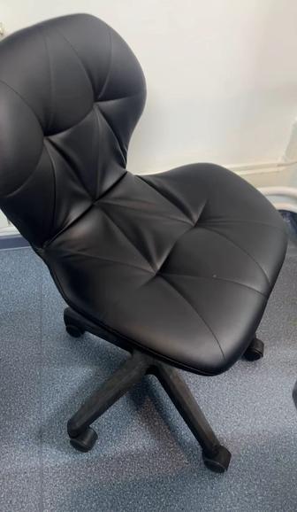 стул на колесиках