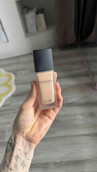 Тональная основа Dior Forever