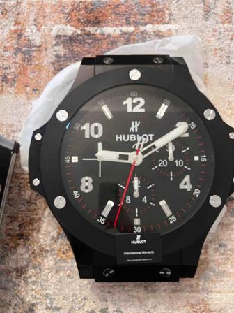 Часы настенные Hublot