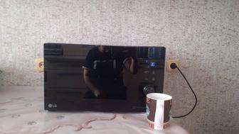 Продам микроволновую печь LG