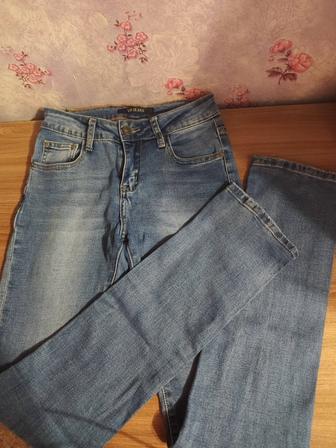 Джинсы женские