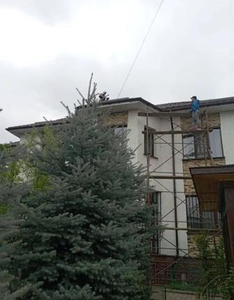 Изготовление водостоков, снегозадержателей, их монтаж, ремонт кровли.