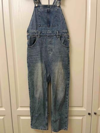 Продам джинсовый комбинезон Lime