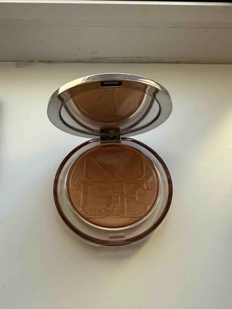 Пудра хайлайтер от Dior