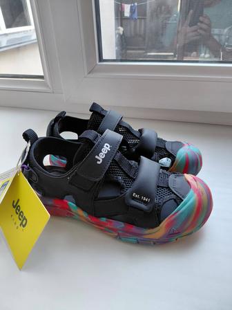 Продам сандали детские