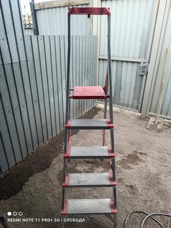 Продам две строительные стремянки