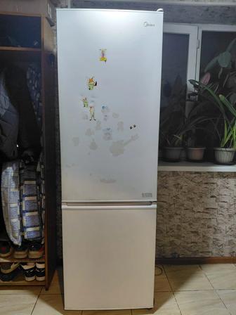 Продам холодильник