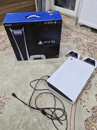 Продам приставку Sony Playstation 5, в коробке за  тг.