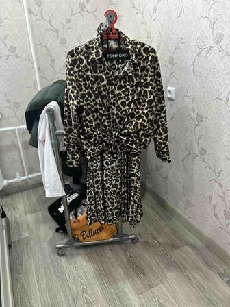 Продам женский повседневный костюм 42-44 р, за 10000