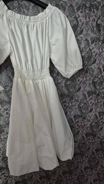 Продам платье белое женское