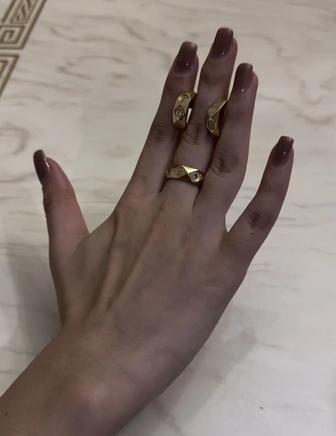 Золото Cartier Сережки + кольцо.