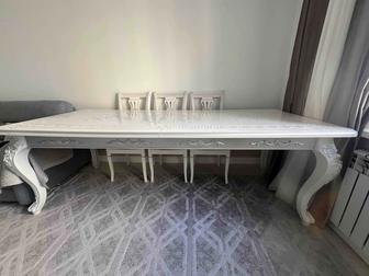 Стол со стульями