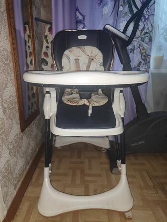 Продаю детский столик для кормления