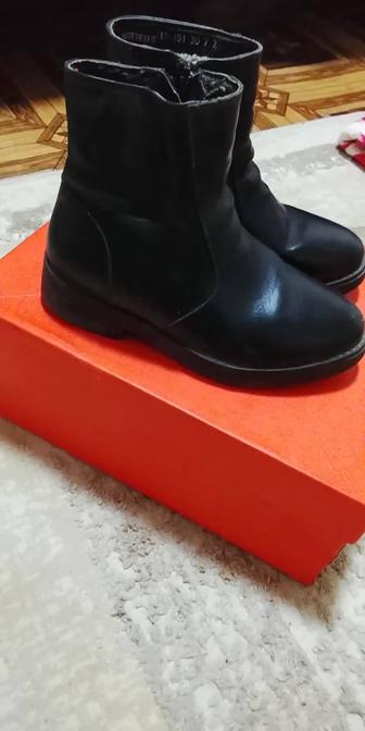 Продам детские сапоги