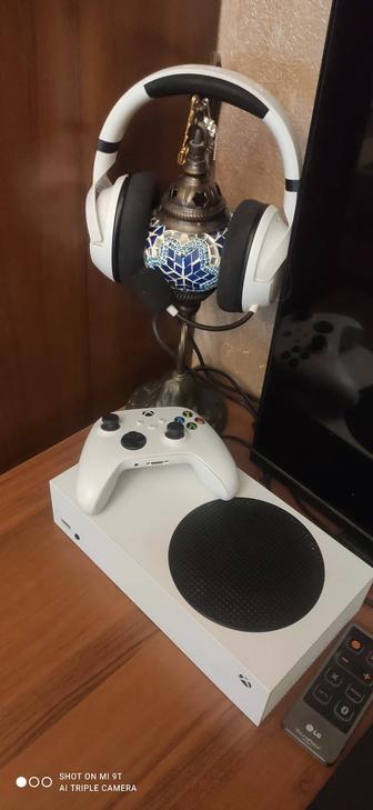 Xbox series s в отличном состоянии