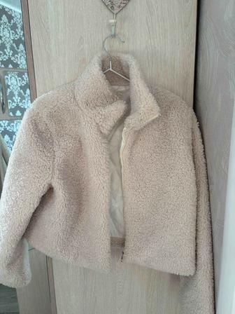 Продам курточку белую