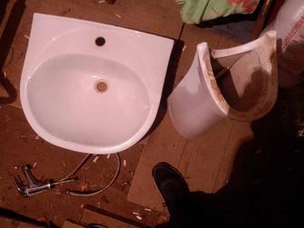 Продам раковину со стойкой
