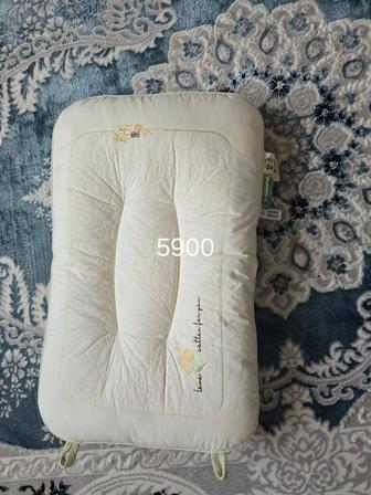 Одеяла, подушки