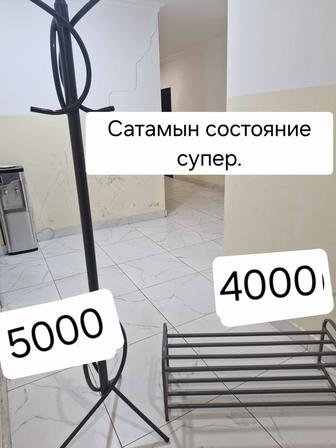 Полка для обуви и вешалка для одежды
