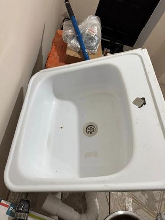 Мойка стальная эмалированная с кронштейнами,Новый р 50/50 диаметр