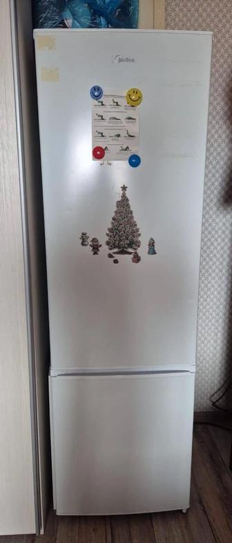 Холодильник двухкамерный