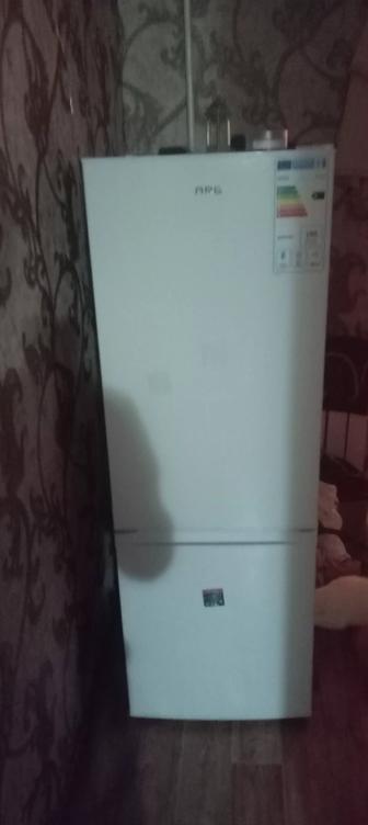 Продается холодильник почти новый состояние идеальное хорошо работает