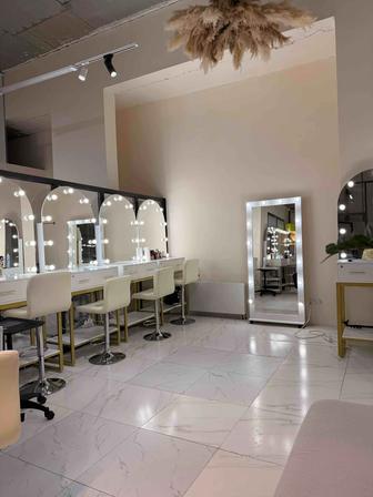 Продам визажное зеркало