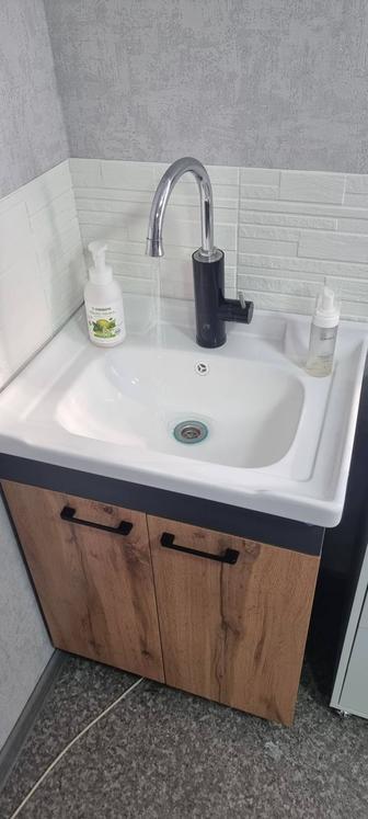 Тумба с раковиной и смесителем