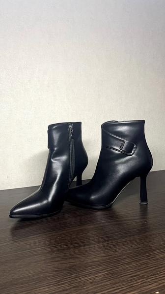 Новые ботильоны, каблук 7 см