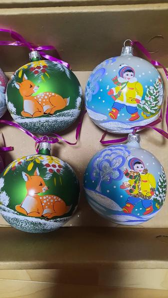 Ёлочные игрушки.