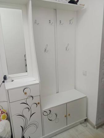 Продам прихожую шкаф
