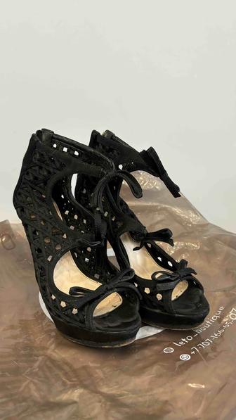 Босоножки Prada