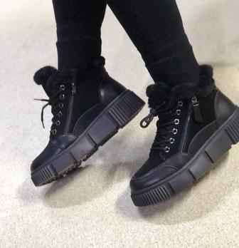 Женские зимние ботинки