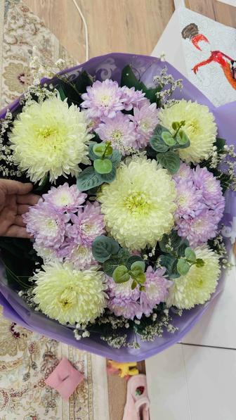 Огромный букет цветов хризантемы