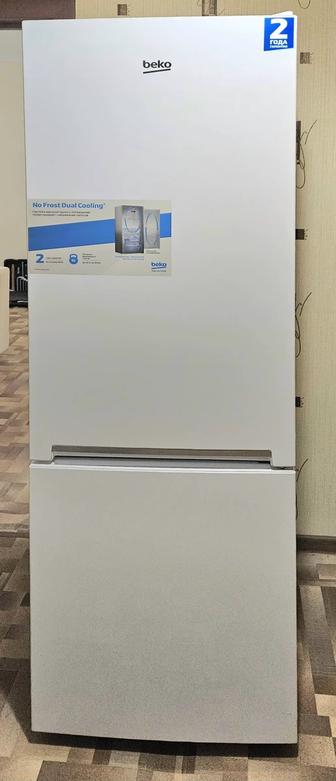 Холодильник BEKO RCNK310KC0W