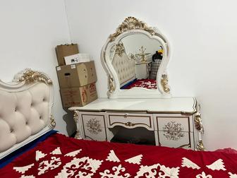 Комод сатылады айнасымен