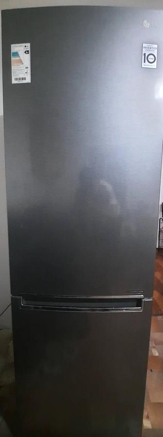 Продам холодильник LG