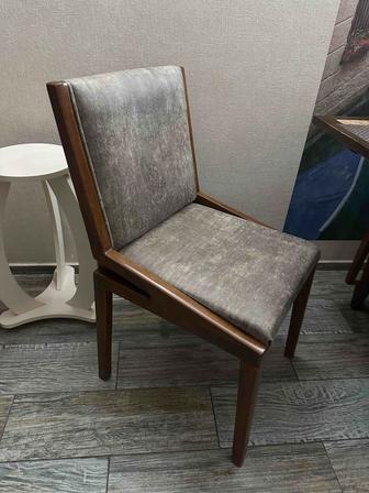 Продается набор из 6 стульев