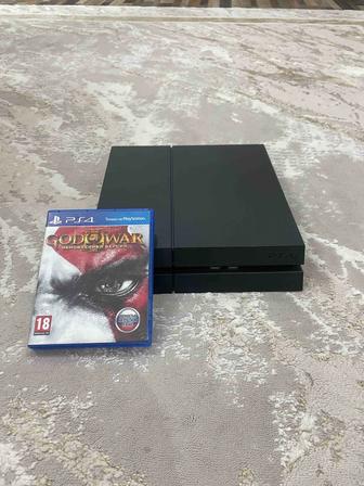 Продам Sony Playstation 4