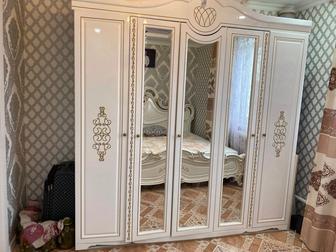 Продается спальный гарнитур