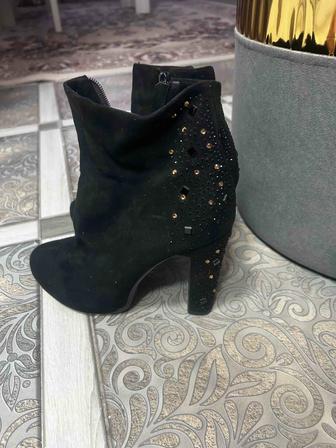 Продаю ботильоны