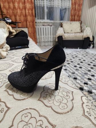 Продам туфли женские