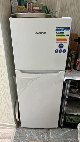Холодильник Leadbros